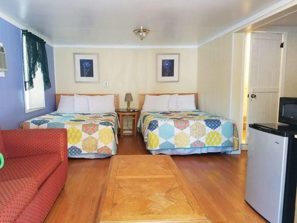 Seven Dwarfs Motel & Cabins เลคจอร์จ ภายนอก รูปภาพ